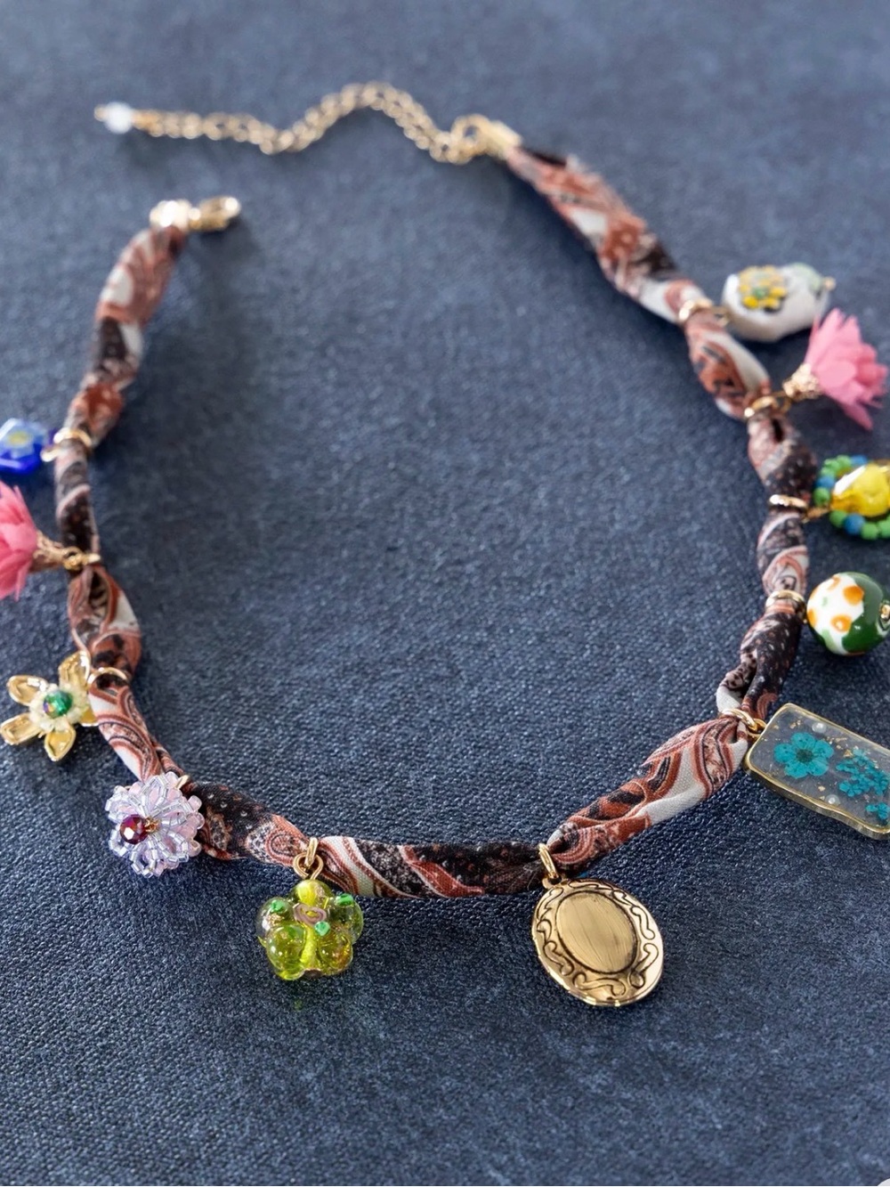 🔘NATURAL LIFE “Happy Threads” Multicolor Floral Charm Necklace with Gold Accents